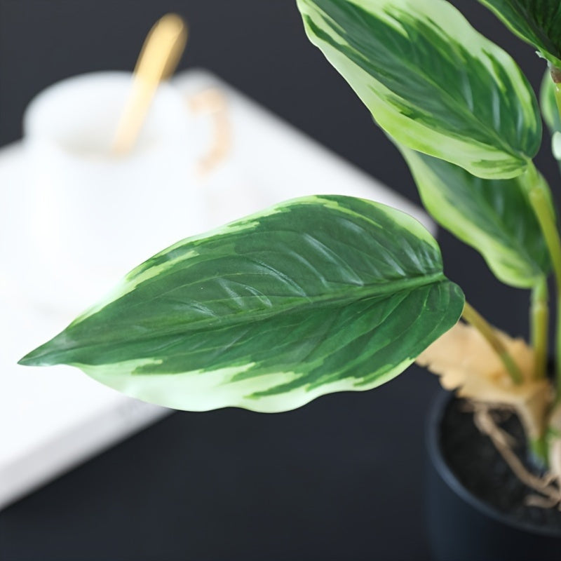 1pc Plastic Simulation Green Radish Potted Evergreen Green Plant for Home Desktop Floor Decoration Ornaments and Landscaping