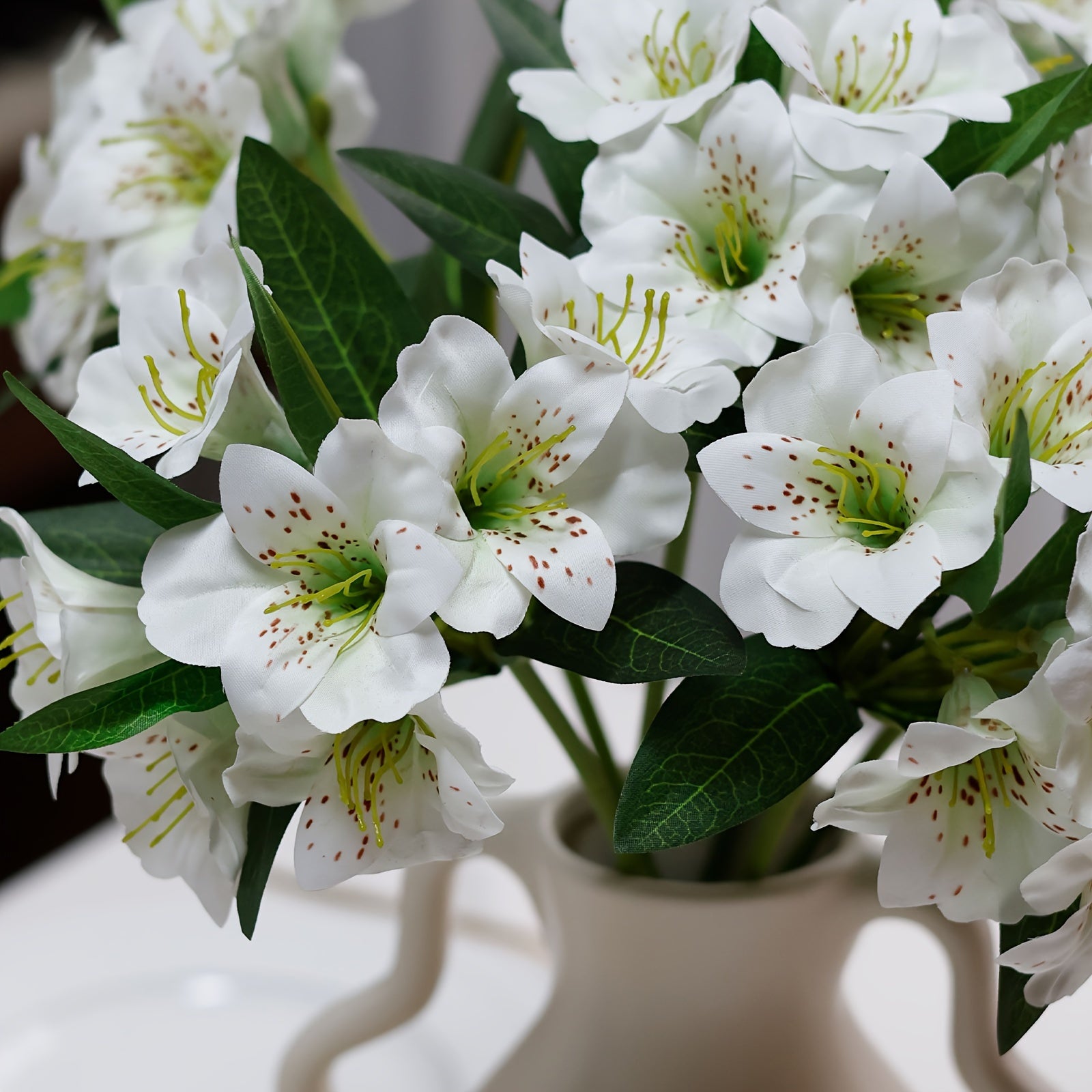 1/5pcs Artificial White Easter Lily Flowers, Fabric Fake Tiger Lily for Spring Wedding Table Centerpiece, Freestanding Home Decoration, No Vase, Ideal for Christmas, Father&
