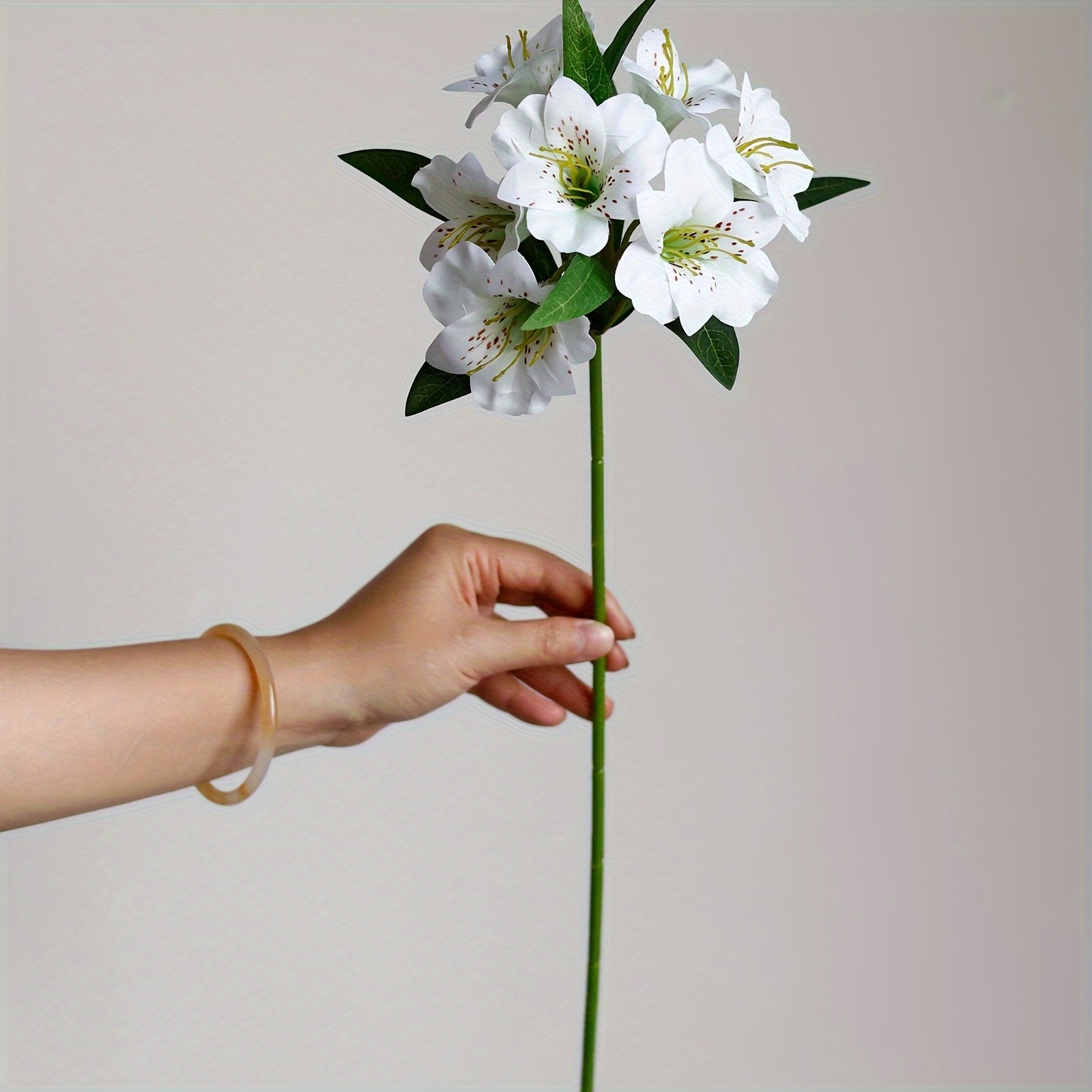 1/5pcs Artificial White Easter Lily Flowers, Fabric Fake Tiger Lily for Spring Wedding Table Centerpiece, Freestanding Home Decoration, No Vase, Ideal for Christmas, Father&