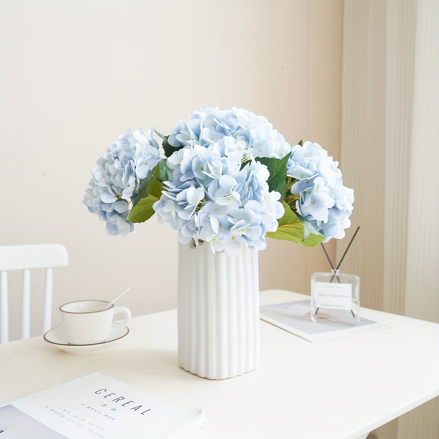 5pcs, Stunning Two-leaf Hydrangea Bouquet - Perfect For Families, Weddings And Parties - Realistic Silk Flowers With Summer Embellished Stems