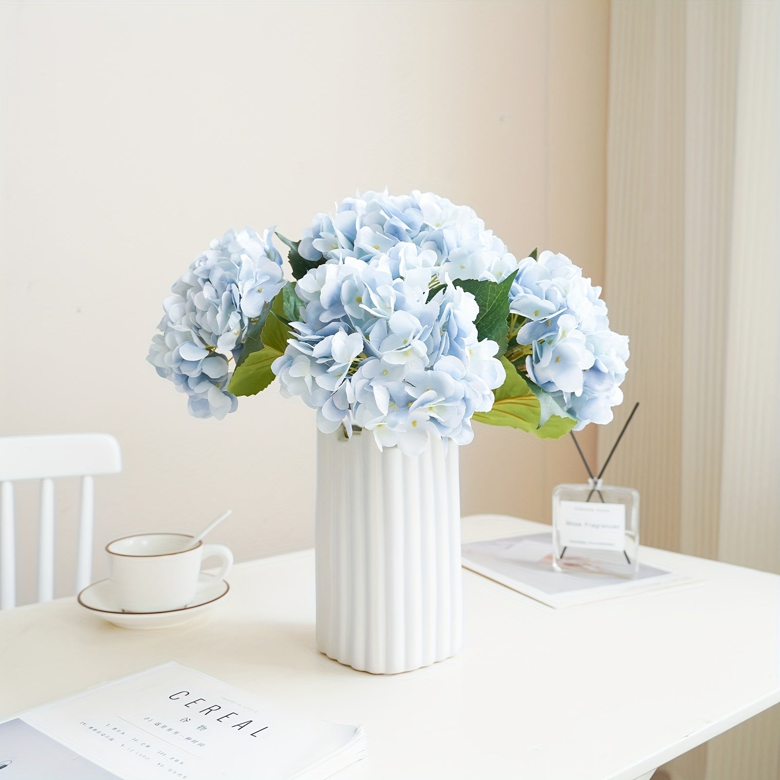 5pcs, Stunning Two-leaf Hydrangea Bouquet - Perfect For Families, Weddings And Parties - Realistic Silk Flowers With Summer Embellished Stems