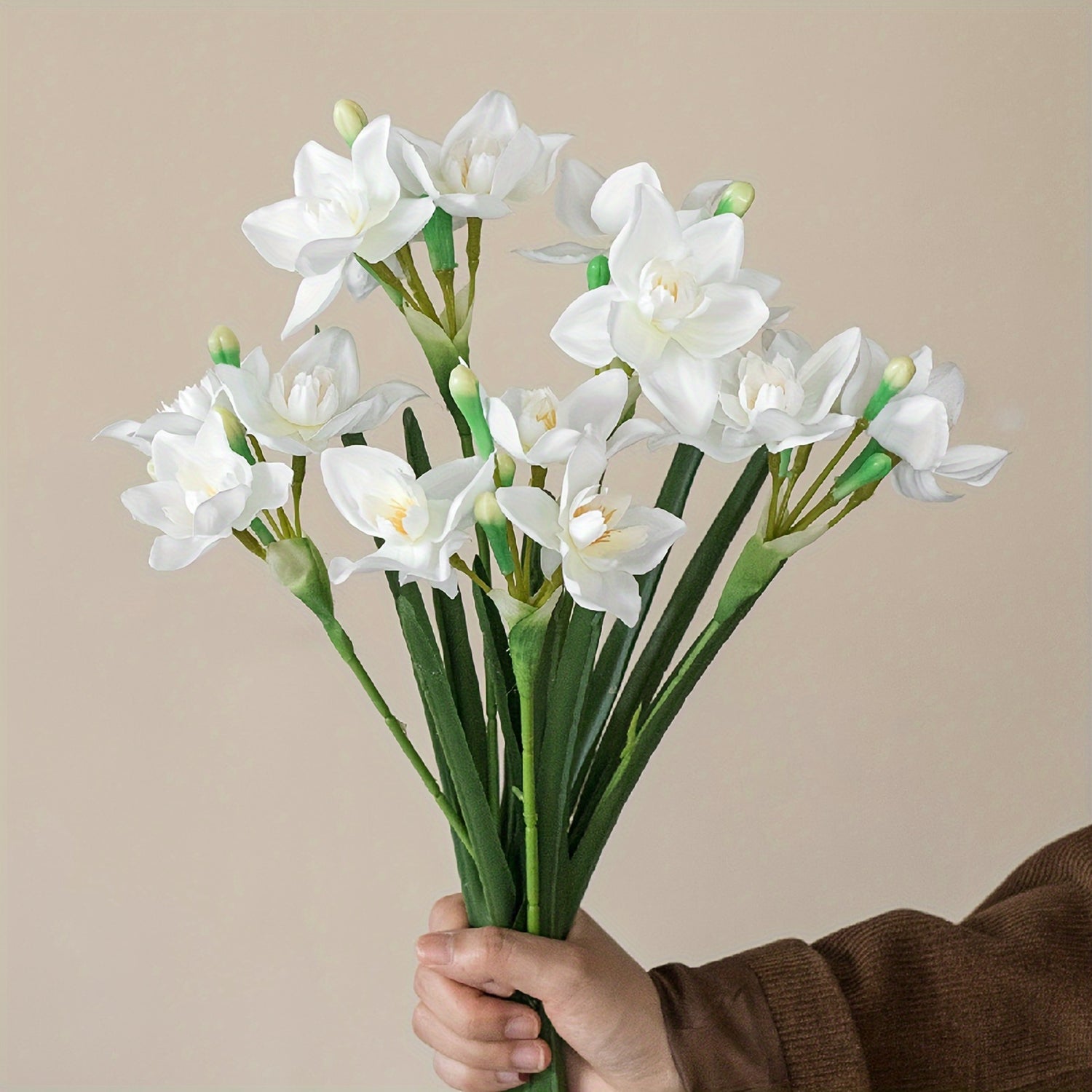 5pcs Elegant Daffodil Artificial Flowers - Beautiful Spring Decorations for Home, Bedroom, Garden - 17.7in/45cm Tall, Perfect for Valentine&